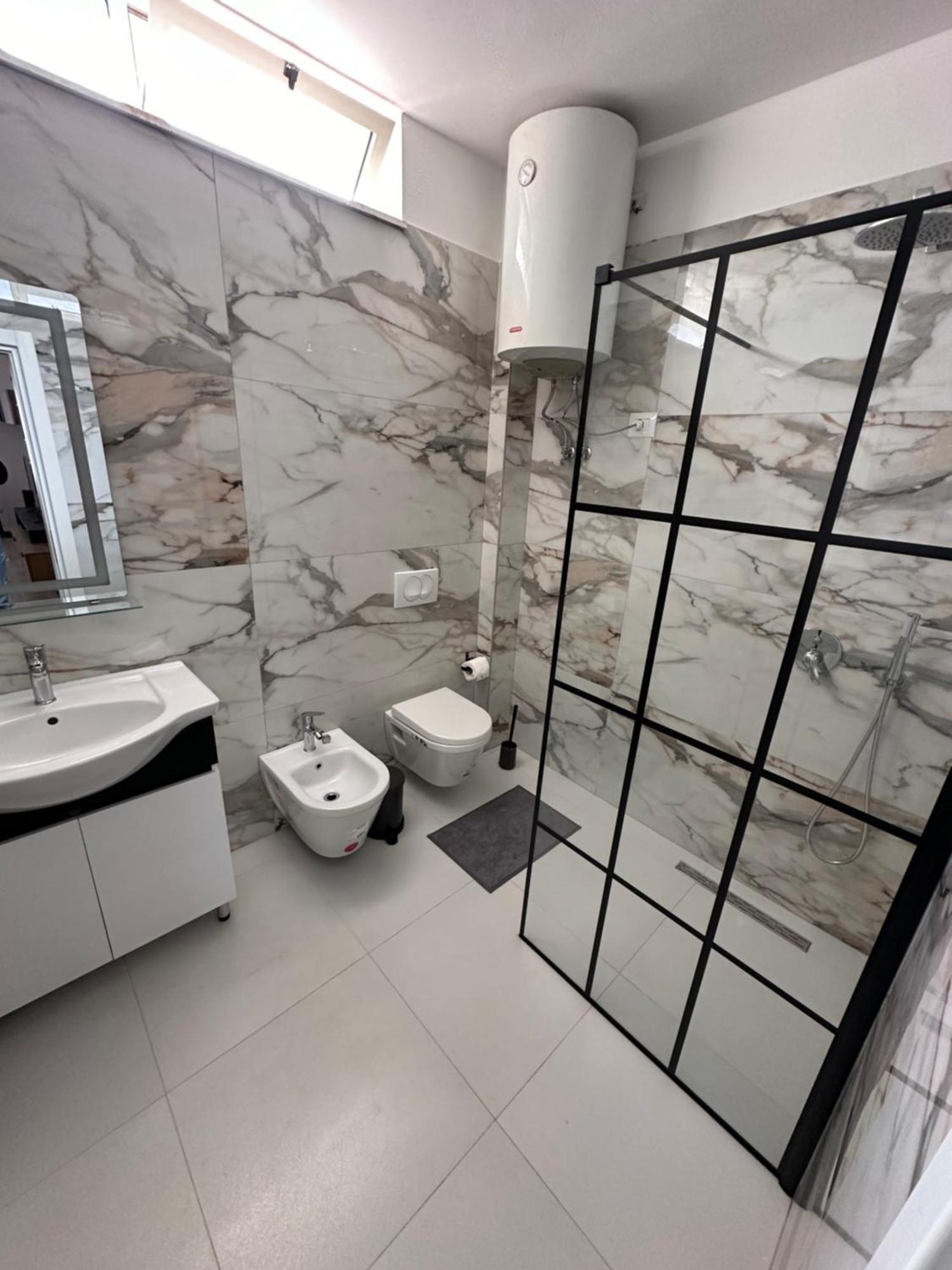 New Bazaar Studios Тирана Екстериор снимка